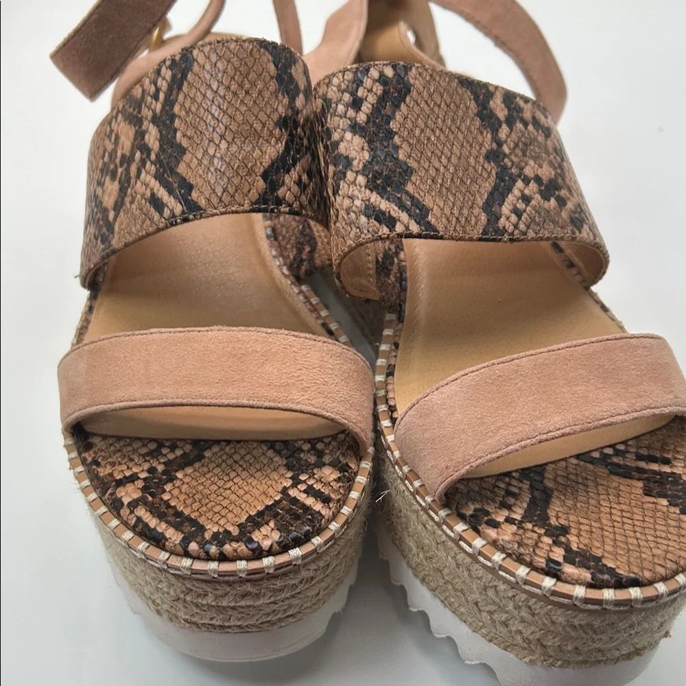 Crown Vintage Tan and Brown Snake Print Sandals